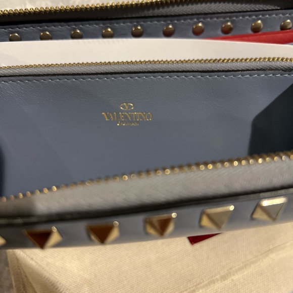 Valentino Garavani Wallet - πAuthenticπ - Picture 4 of 9